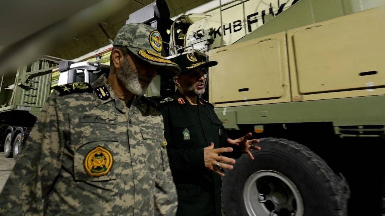 تصاویری از موشک های خرمشهر با سرجنگی ۱.۵ تن