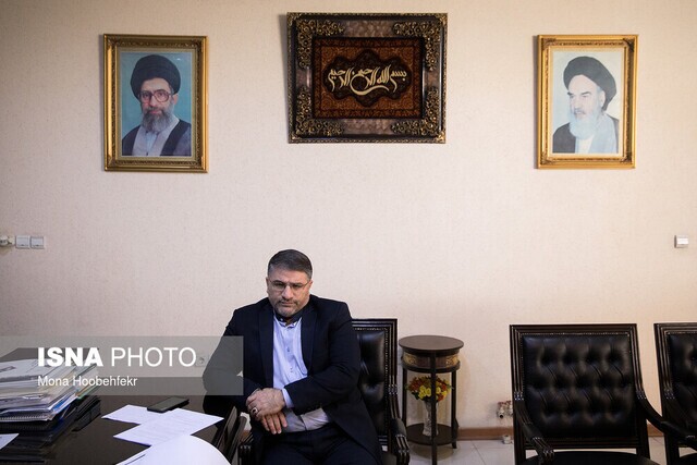 در حادثه دی ماه، تعداد قابل توجهی از زنان و کودکان به شهادت رسیدند در حادثه دی ماه، تعداد قابل توجهی از زنان و کودکان به شهادت رسیدند