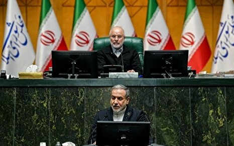 جلسه غیرعلنی مجلس با حضور رئیس ستاد کل نیروهای مسلح و وزیر امور خارجه