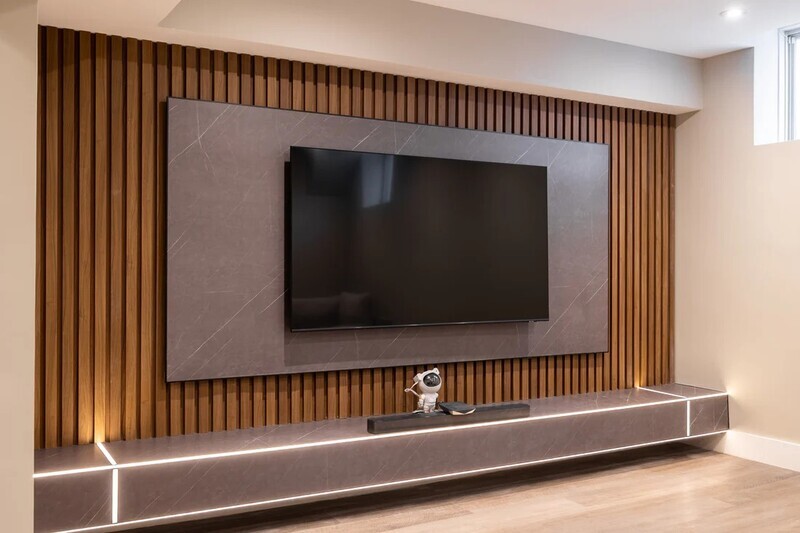 ترمووال چوب طبیعی پشت تلویزیون