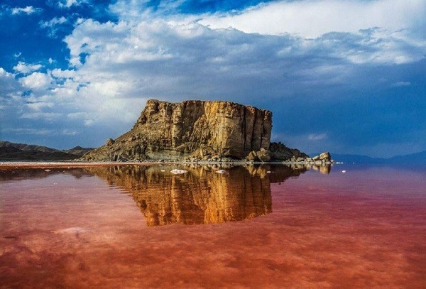 راهنمای کامل گردشگری استان آذربایجان غربی؛ از دریاچه ارومیه تا بازارهای سنتی و سوغاتی‌های خوش‌طعم