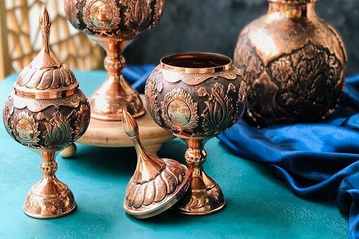 راهنمای جامع گردشگری استان اصفهان؛ از میدان نقش جهان تا سوغات شیرین نصف جهان راهنمای جامع گردشگری استان اصفهان؛ از میدان نقش جهان تا سوغات شیرین نصف جهان