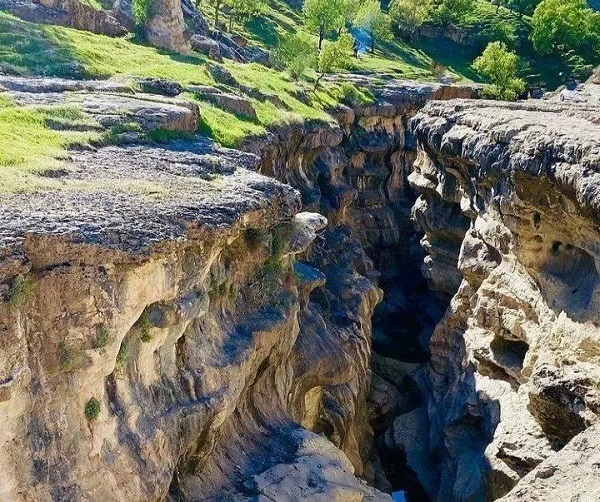 راهنمای جامع سفر به استان ایلام؛ سرزمین طبیعت بکر، صنایعدستی اصیل و طعمهای فراموشنشدنی راهنمای جامع سفر به استان ایلام؛ سرزمین طبیعت بکر، صنایعدستی اصیل و طعمهای فراموشنشدنی
