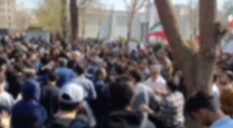 آتش زدن پرچم مقدس ایران قابل تحمل نیست ،دانشجویان هم تحمل نمی کنند