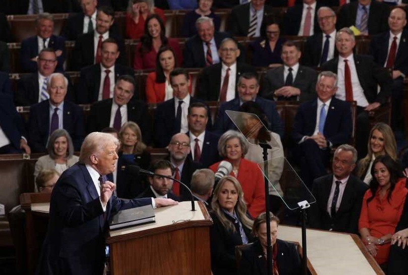 «دروغ پشت دروغ» چکیده سخنرانی سالانه ترامپ در کنگره «دروغ پشت دروغ» چکیده سخنرانی سالانه ترامپ در کنگره