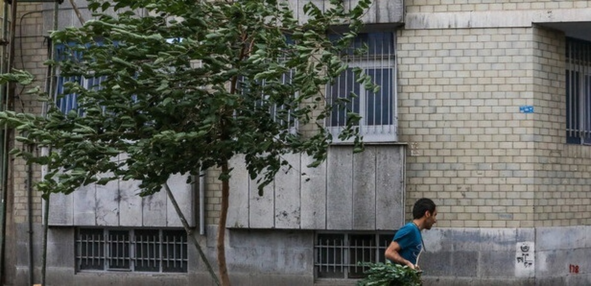 تداوم وزش باد شدید و خیزش گرد و خاک در تهران