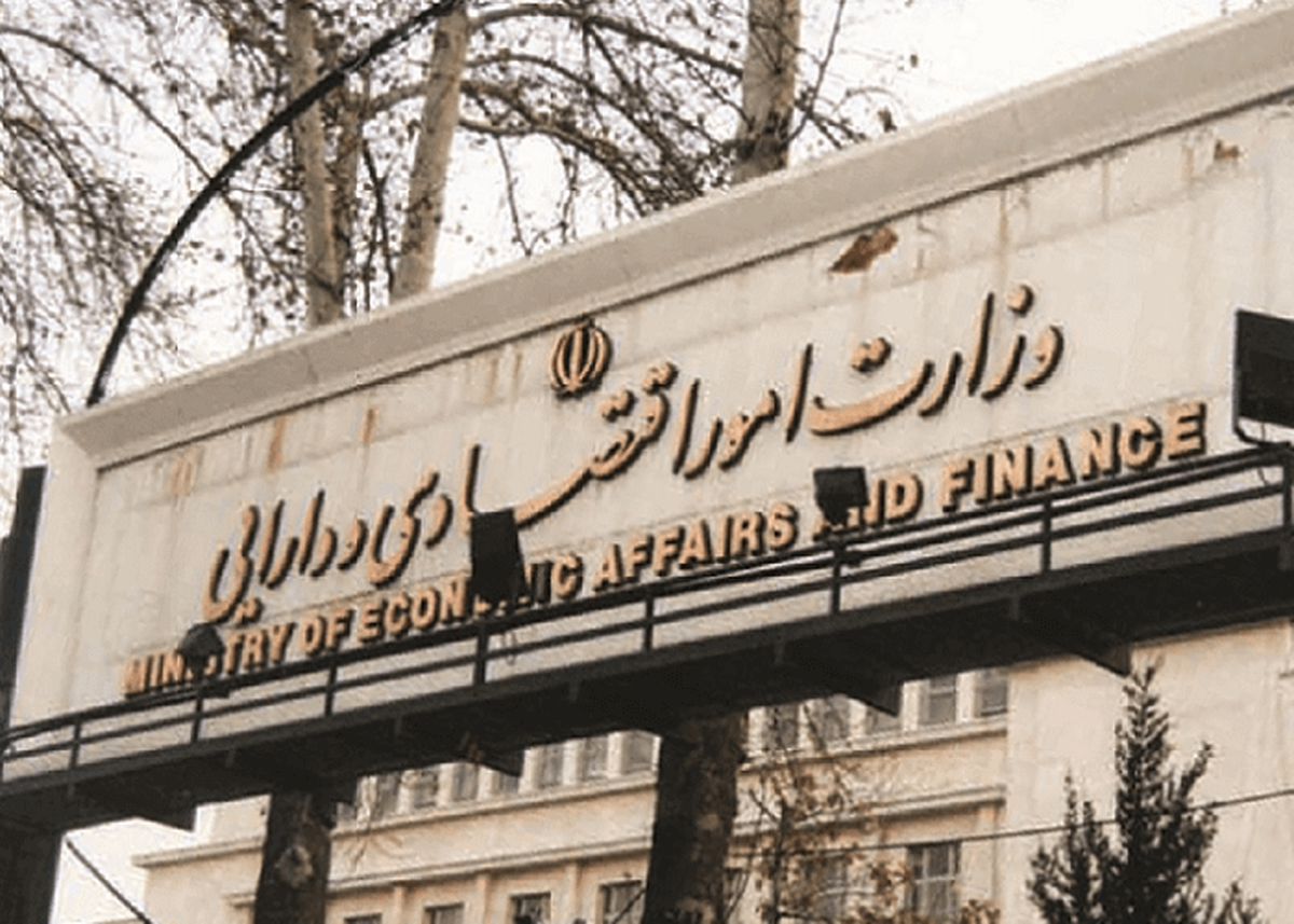 وزیر اقتصاد تا یکشنبه به مجلس معرفی می شود