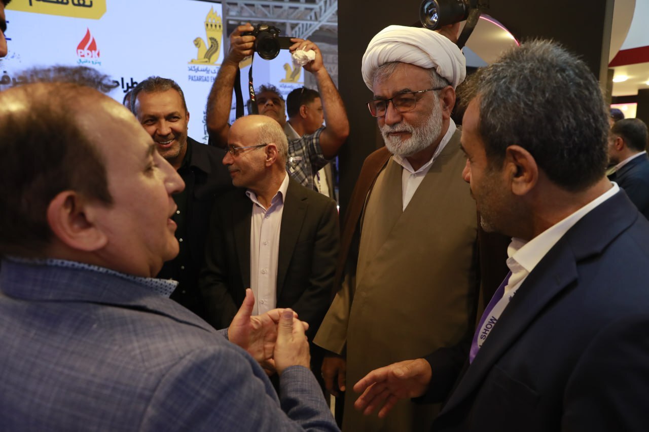 بازدید رئیس کمیسیون انرژی مجلس از نمایشگاه نفت و گاز