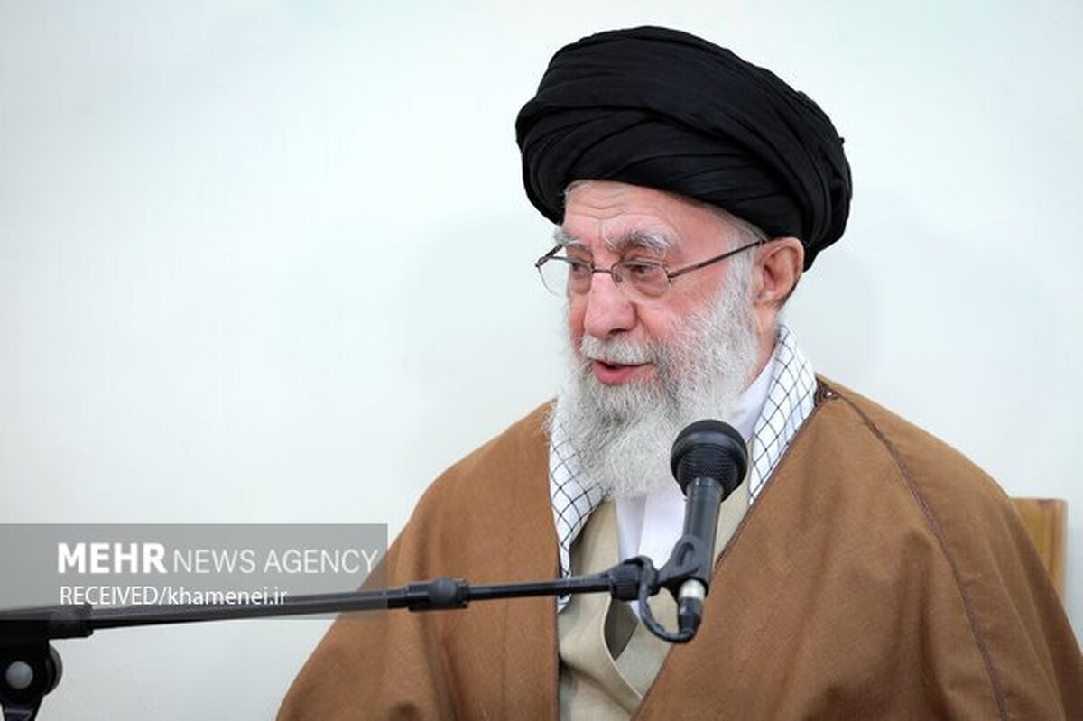رهبر انقلاب: خط ائمه «خط ایستادگی و استقامت» است