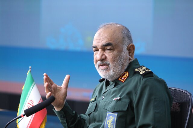 نیروی دریایی سپاه کاملا مجهز و آماده به کار برای مقابله با هر تهدیدی است