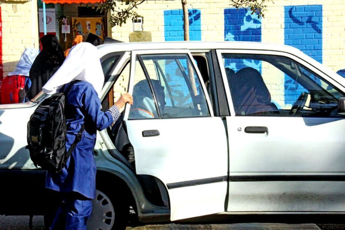 تصادف سرویس مدرسه و مصدوم شدن ۶ دانش‌آموز کرجی