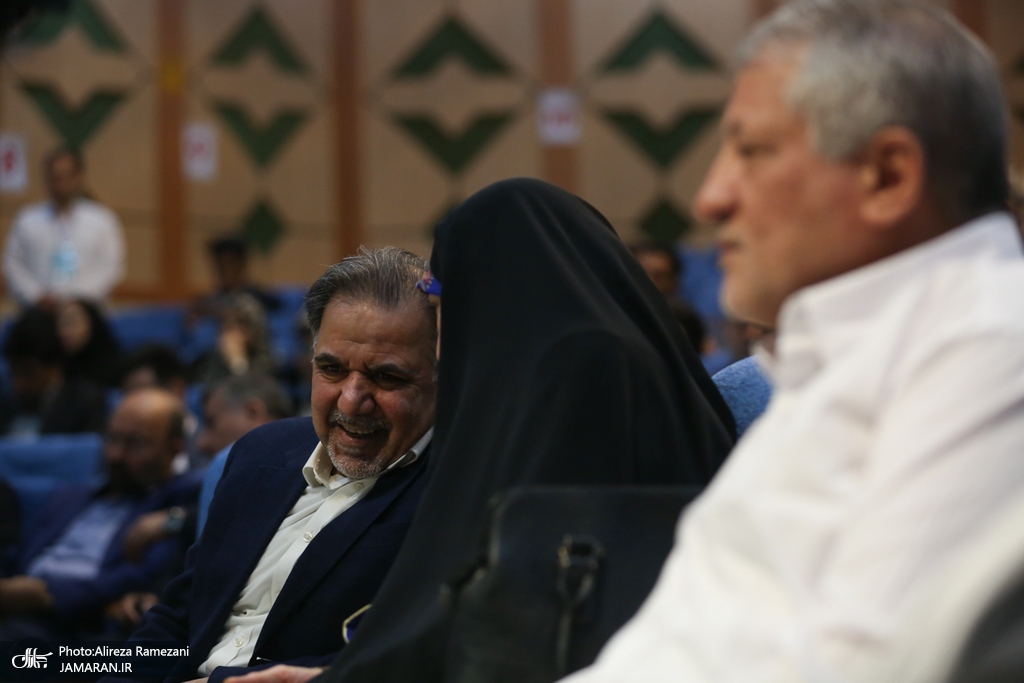 نگاهبانی از آرمان انقلاب یا پادویی برای دشمن؟!