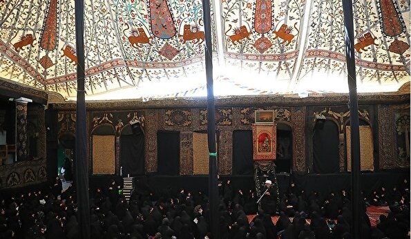 عزاداری اباعبدالله الحسین(ع) در حسینیه سادات اخوی