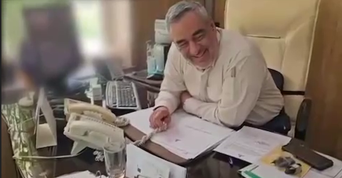 حمید بورد در تماس با کارکنان مناطق عملیاتی شرکت ملی نفت ایران: خداقوت و پیگیری روند تولید
