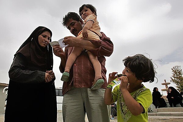 نباید همه اتباع را با یک اقدام احساسی از کشور طرد کرد