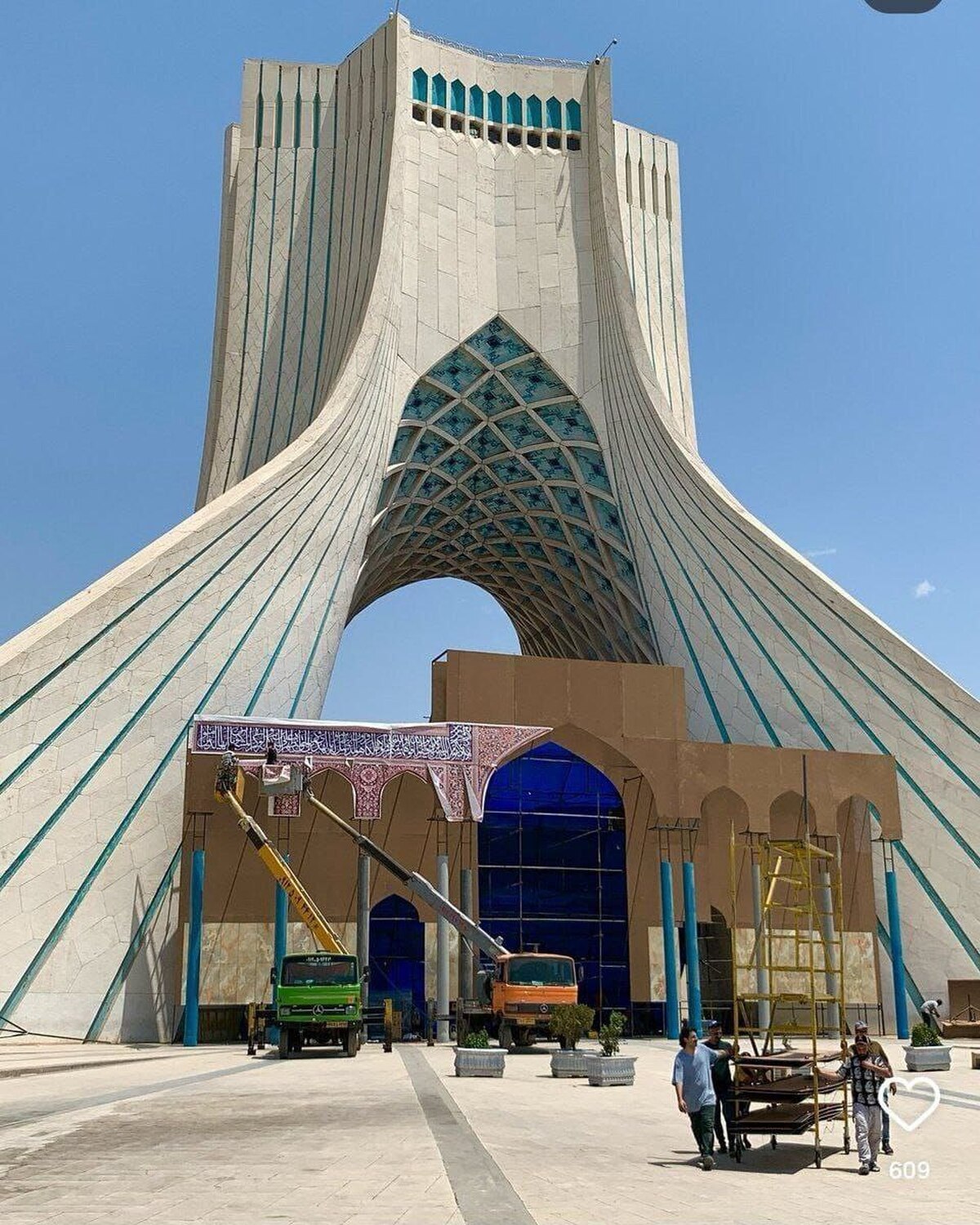 حراج حریم «آزادی»؛ سکوت متولیان در برابر تعرض به نماد ملی