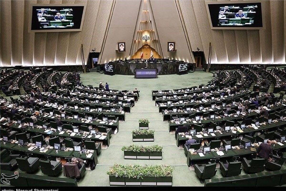 نمایش را بگذارید کنار، مجلس به فکر اقدامات بزرگ برای ارتقای سرمایه اجتماعی کشور باشد