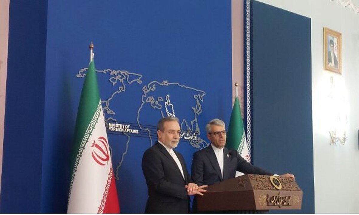 عراقچی: خبرنگاران و دیپلمات‌ها در کنار یکدیگر هستند