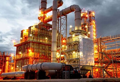 بارجی فرسوده با هویت جعلی در آستانه ورود به پارس جنوبی / تکرار یک قرارداد پرابهام