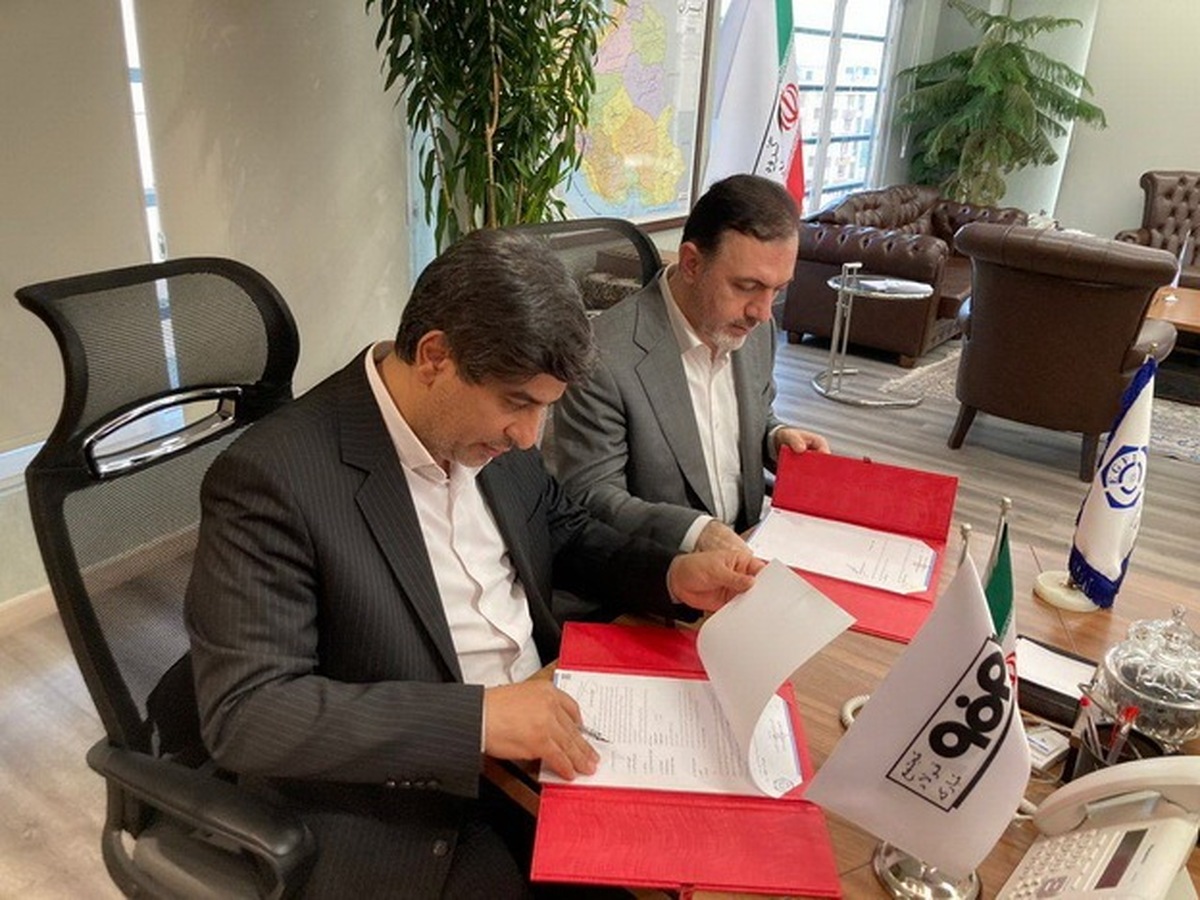 با حضور مدیران عامل صندوق ضمانت صادرات ایران و فولاد مبارکه اصفهان قرارداد بیمه نامه کل گردش صادرات امضاء شد.
