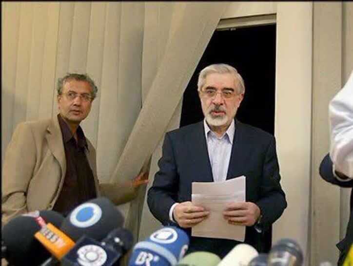 رد خون در اینترنت آزاد؛ علی ربیعی، از ستاد فتنه ۸۸ تا فرماندهی رفع فیلترینگ