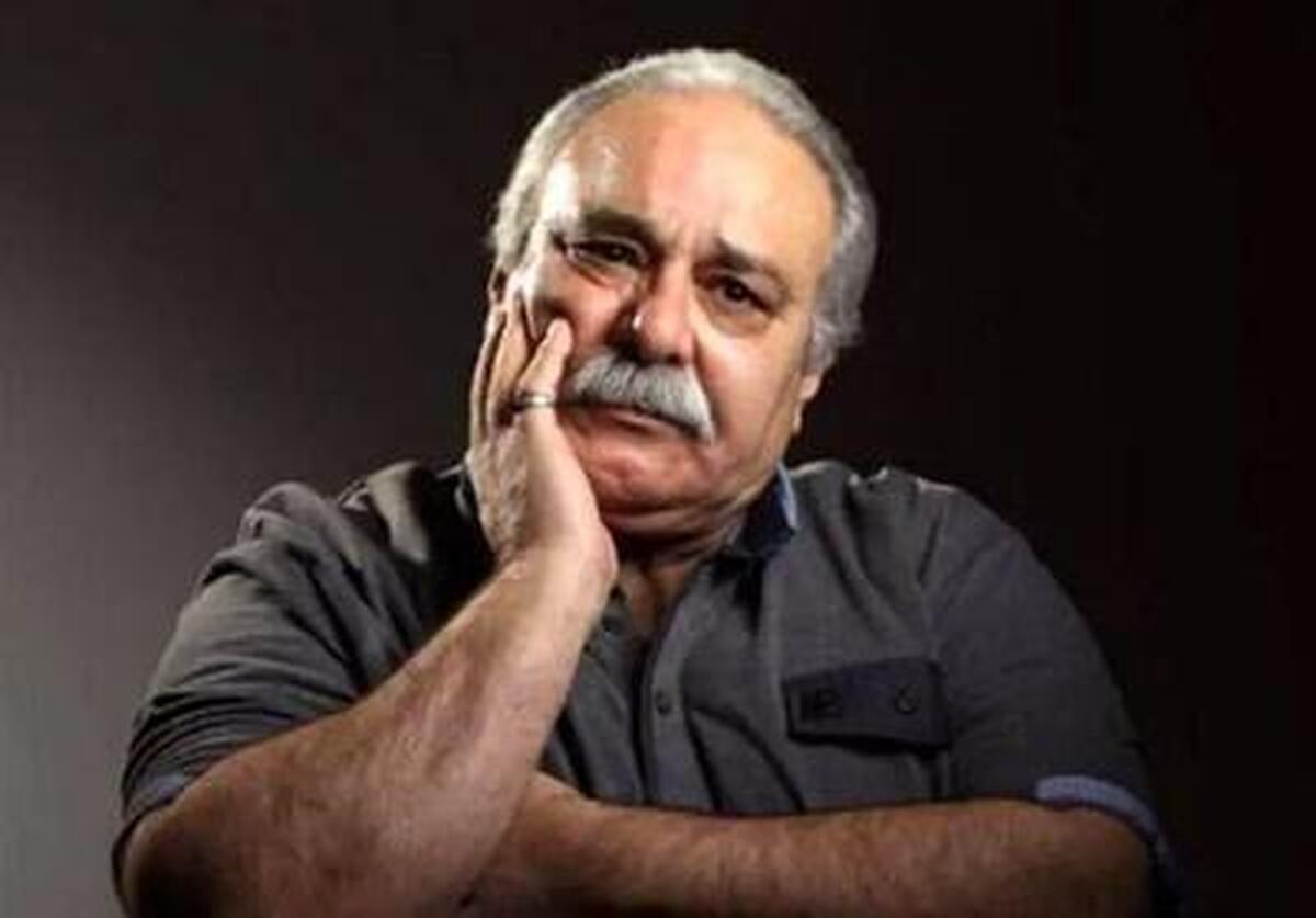 بازنشر احوالپرسی رهبر انقلاب با مرحوم محمد کاسبی و اهدای چفیه در سال ۱۴۰۰