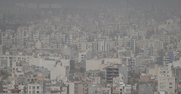 مشهد در محاصره گرد و غبار