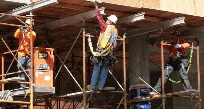 اهمیت HSE و ایمنی ساختمان در پروژه‌های عمرانی