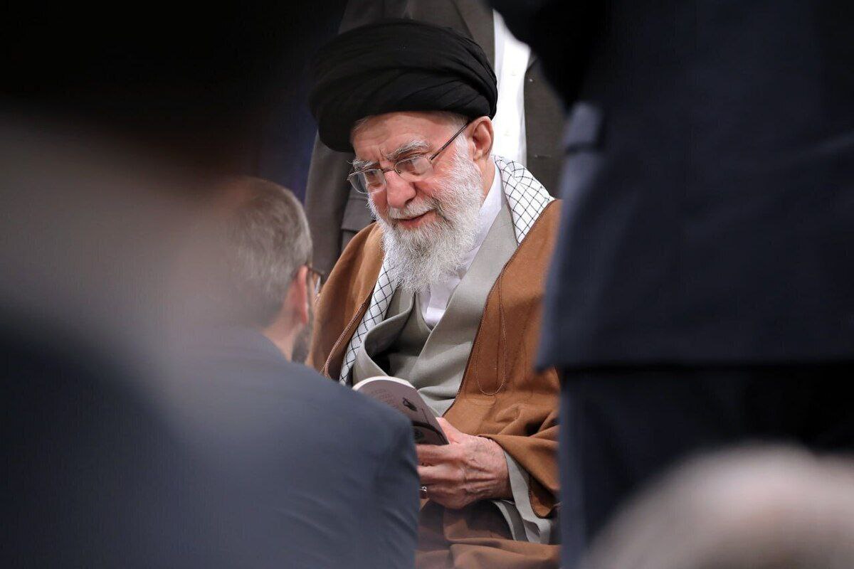 تحسین رهبر انقلاب از مولانا؛ شاعر جوشش روح و عشق عارفانه