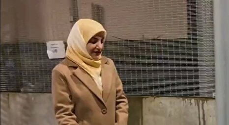 لحظه آزادی مشروط مهدیه اسفندیاری از زندان فرانسه