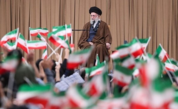 دیدار دانش‌آموزان و دانشجویان با رهبر معظم انقلاب