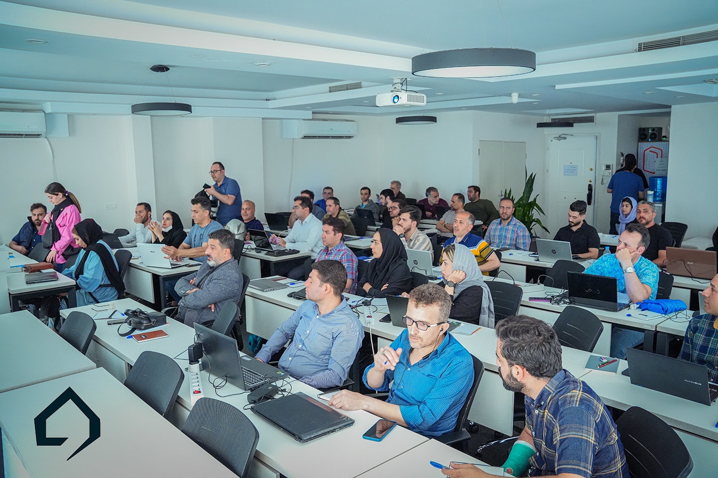 نکاتی درباره مسیر یادگیری و تحلیل بازار ارز دیجیتال در ایران از زبان نکاتی درباره مسیر یادگیری و تحلیل بازار ارز دیجیتال در ایران از زبان