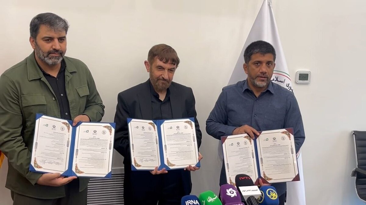 تفاهم‌نامه تاریخی فدراسیون کشتی و بنیاد برکت؛ آغاز خیزش استعدادها در محلات کم‌‌برخوردار