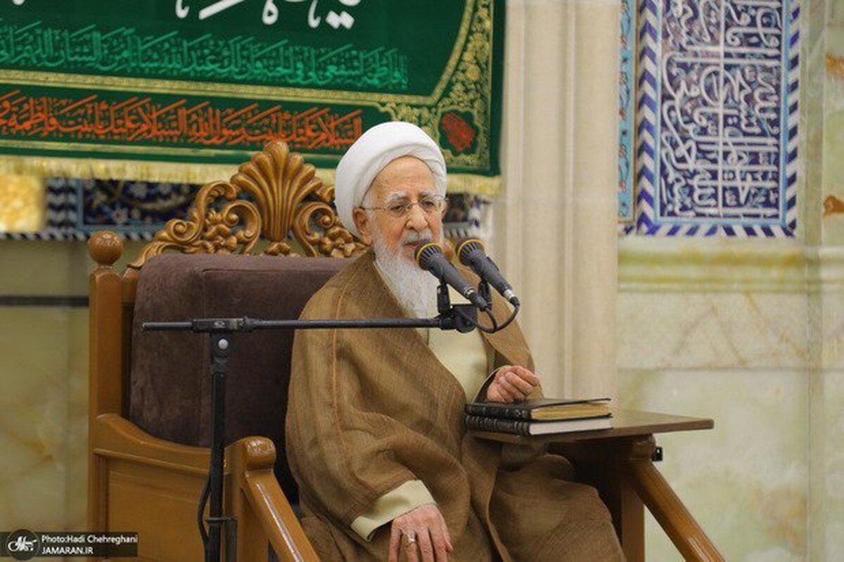 یت‌الله العظمی جوادی‌آملی: هر سخنی که به نظام آسیب برساند، مصداق جهل است