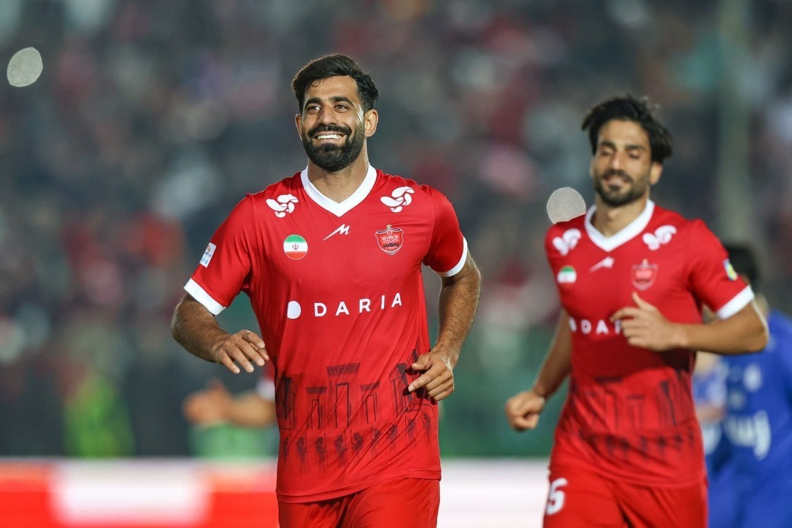 شروع طوفانیِ سرخها با ویرا شروع طوفانیِ سرخها با ویرا