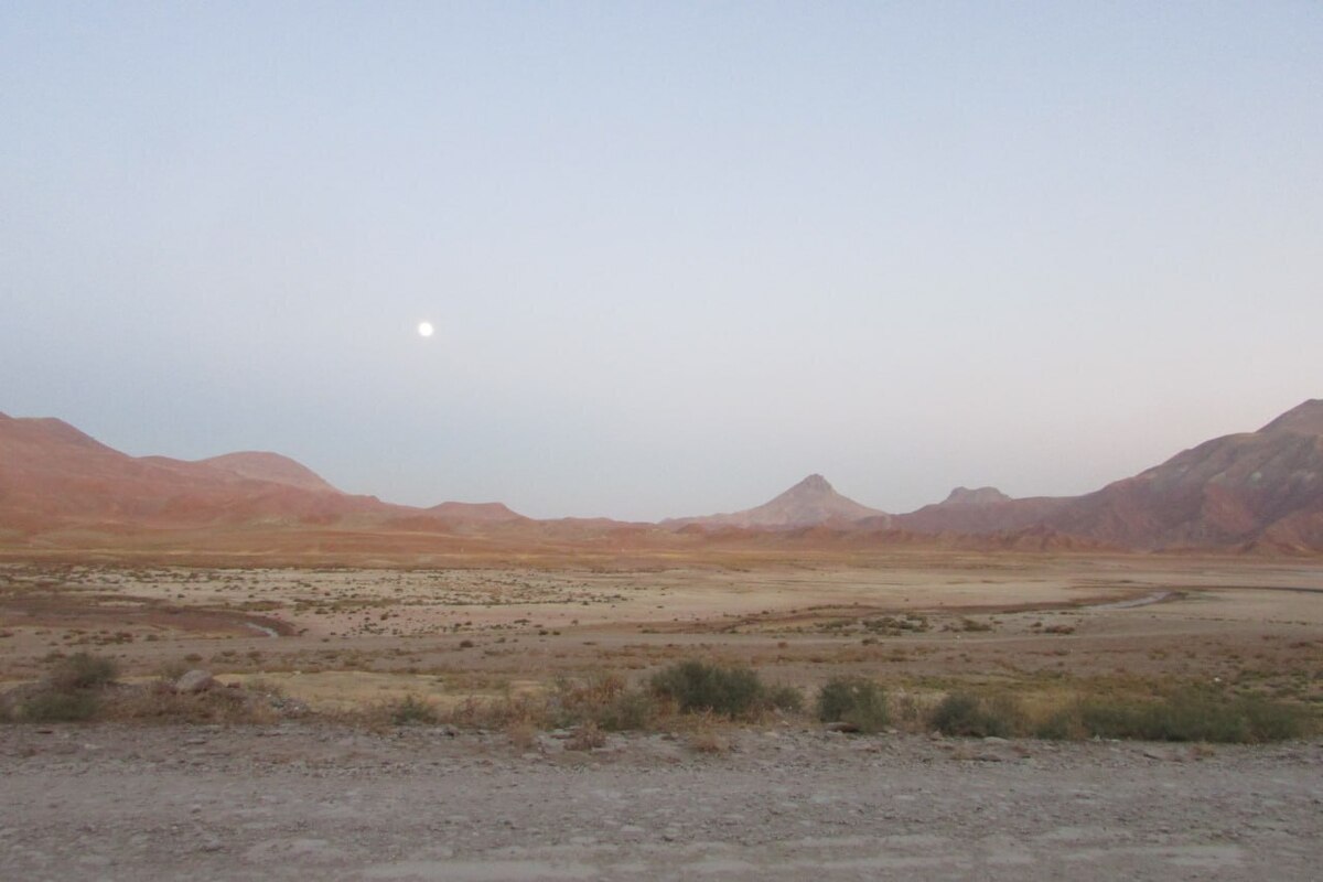 کاهش شدید آب در سد نهند؛ ویلاسازی‌های گسترده در پس‌کوه زیر سایه نبود نظارت