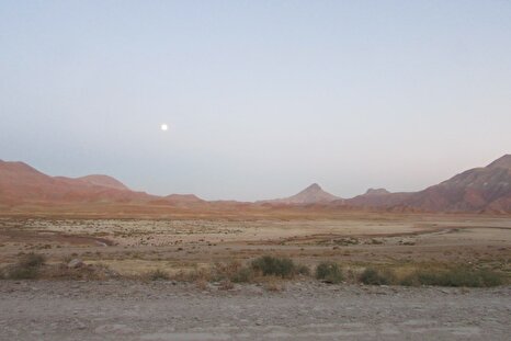 کاهش شدید آب در سد نهند؛ ویلاسازی‌های گسترده در پس‌کوه زیر سایه نبود نظارت