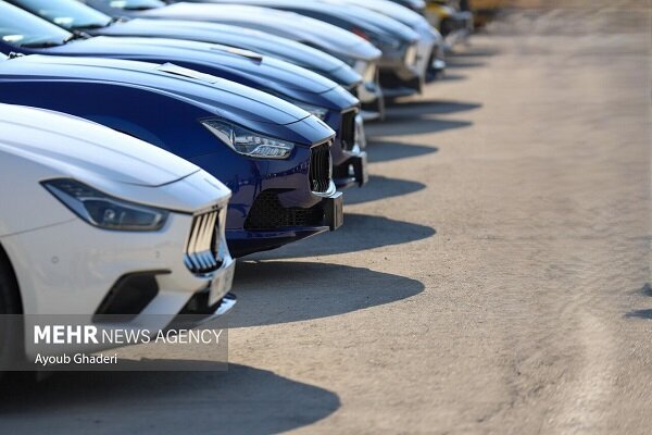تناقض در بازار خودرو؛ واردات افزایش یافته اما عرضه همچنان محدود است تناقض در بازار خودرو؛ واردات افزایش یافته اما عرضه همچنان محدود است