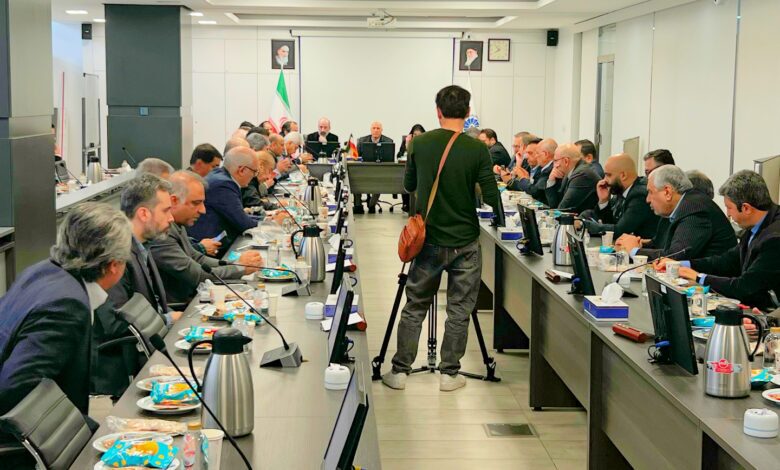 کاهش رشد بخش‌های کلیدی تولید و صنعت/انتقادات فعالان اقتصادی به دولت