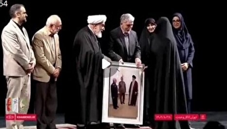 پرده‌برداری از یک قاب ماندگار: تجلیل از خانواده شهید دُخانچی در یک رویداد ملی