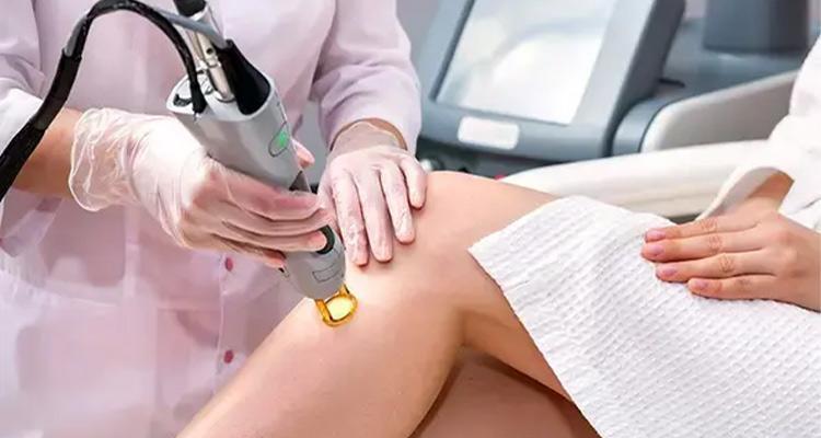 آشنایی کامل با لیزر الکساندرایت (مزایا، عوارض، اثر بخشی) آشنایی کامل با لیزر الکساندرایت (مزایا، عوارض، اثر بخشی)