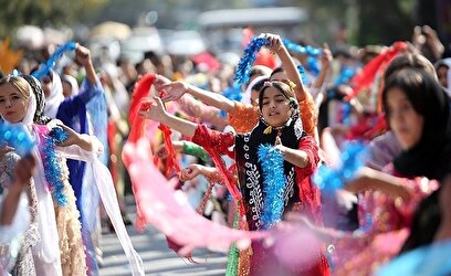 افتتاحیه هجدهمین جشنواره بینالمللی تئاتر خیابانی مریوان افتتاحیه هجدهمین جشنواره بینالمللی تئاتر خیابانی مریوان