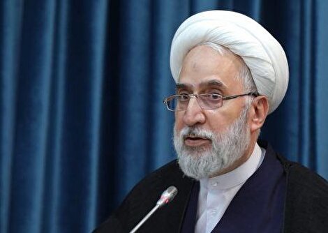 شاهرگ اقتصاد کشور در دست دلالان ارز؛ دادستان کل کشور زنگ خطر را به صدا درآورد شاهرگ اقتصاد کشور در دست دلالان ارز؛ دادستان کل کشور زنگ خطر را به صدا درآورد