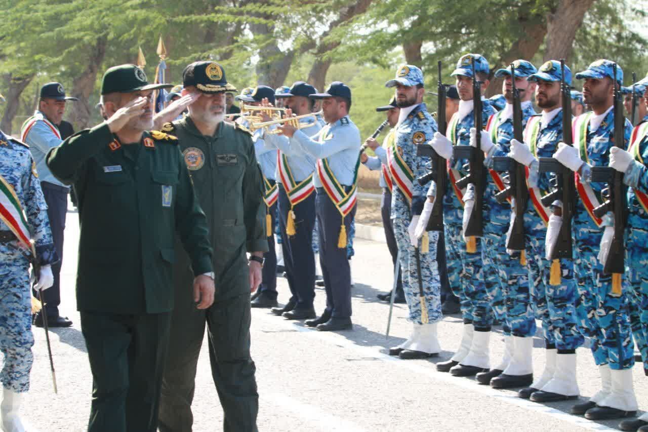 بازدید جانشین ستاد کل نیروهای مسلح از پایگاه هوایی شهید یاسینی بازدید جانشین ستاد کل نیروهای مسلح از پایگاه هوایی شهید یاسینی