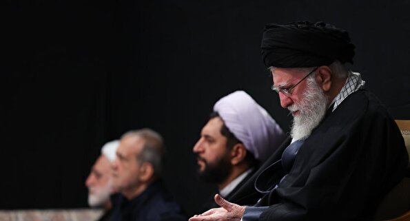 تصاویر اولین شب مراسم عزاداری ایام شهادت حضرت فاطمةالزهرا (س)