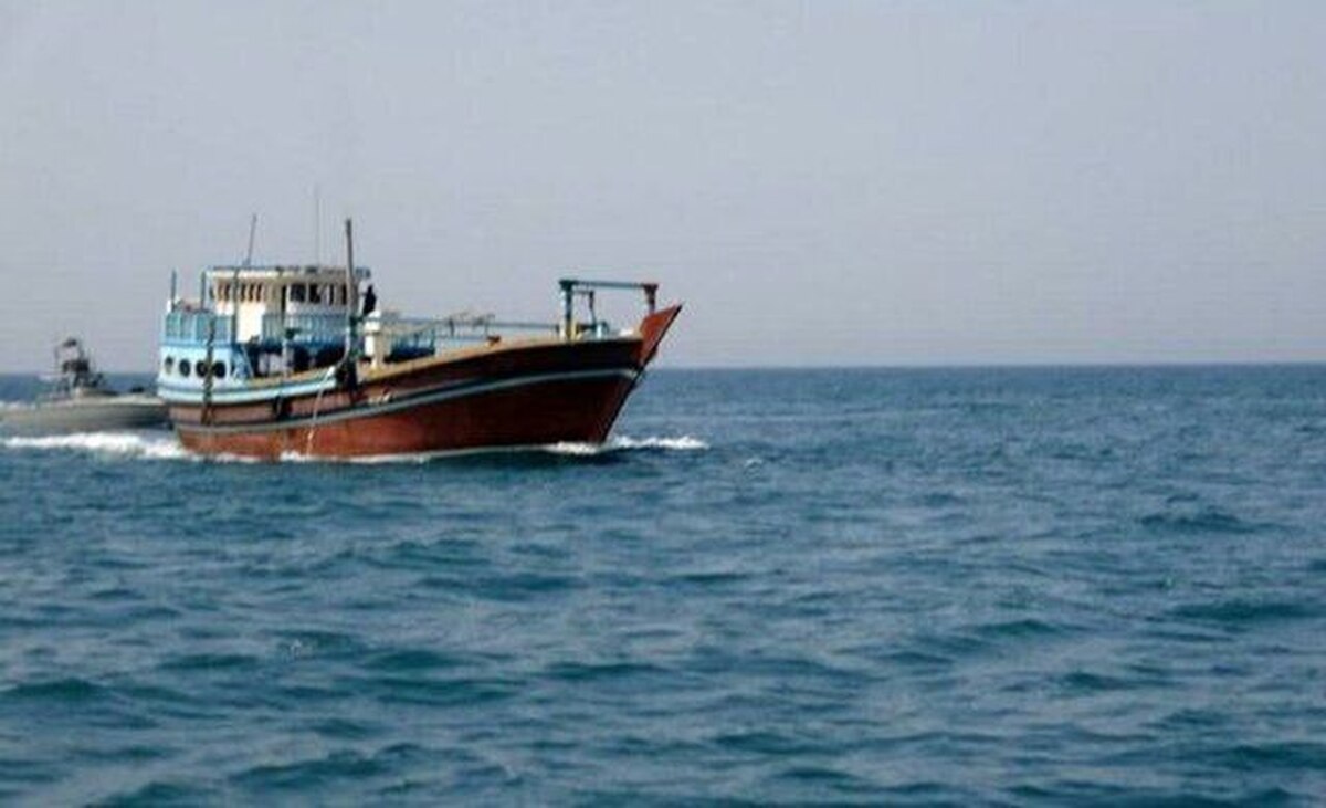 توقیف لنج حامل ۸۰ هزار لیتر سوخت قاچاق در کیش