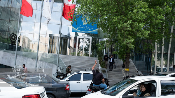 بورس زیر سایه طلا و دلار؛ ورود بازار به رفتار واکنشی بورس زیر سایه طلا و دلار؛ ورود بازار به رفتار واکنشی