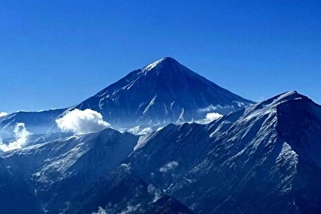 دماوند بالاخره کاملا سفیدپوش شد