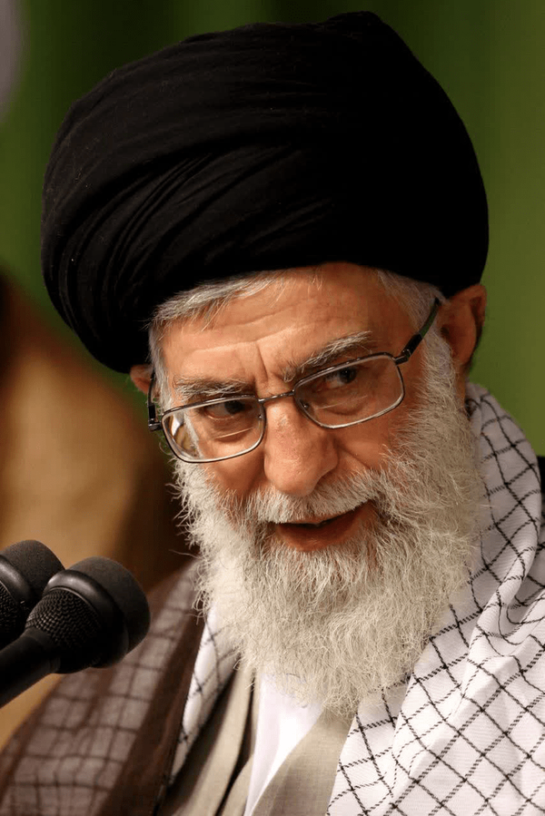 از دفاع صرف تا هجوم راهبردی؛ نقشه رهبر انقلاب برای فعالان رسانهای در میدان از دفاع صرف تا هجوم راهبردی؛ نقشه رهبر انقلاب برای فعالان رسانهای در میدان