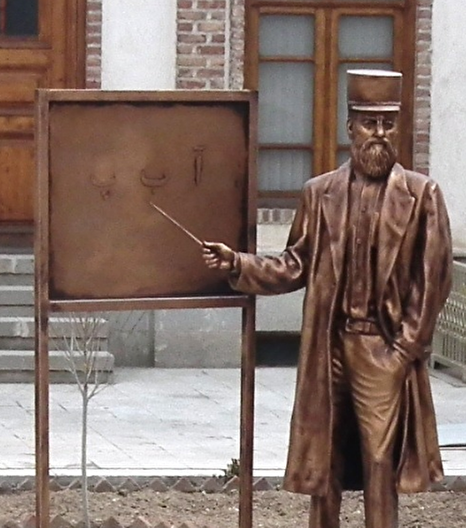 بنيانگذار مدرسه و آموزش نوين در ايران